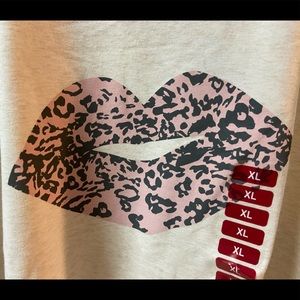 NWT Wildfox cheetah lips oversized sweatshirt XL